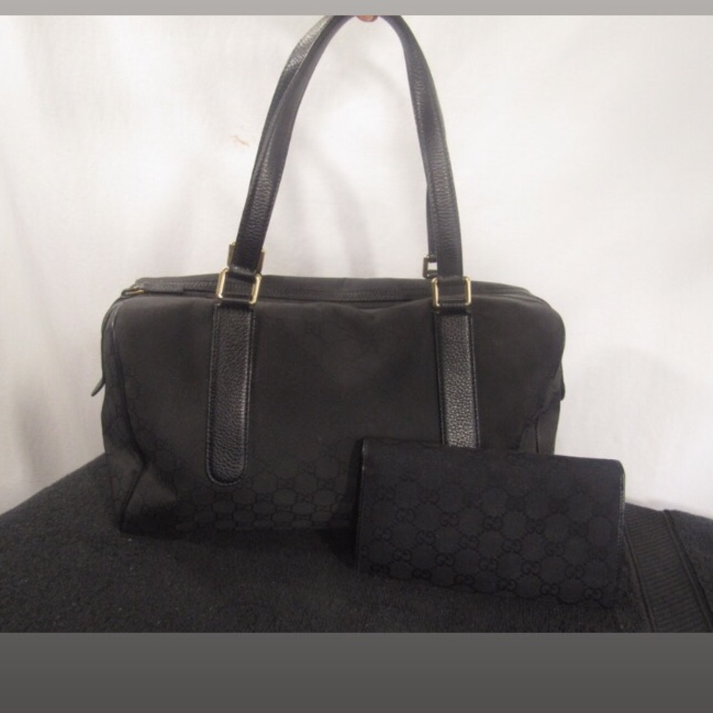 Gucci bag with wallet set in black